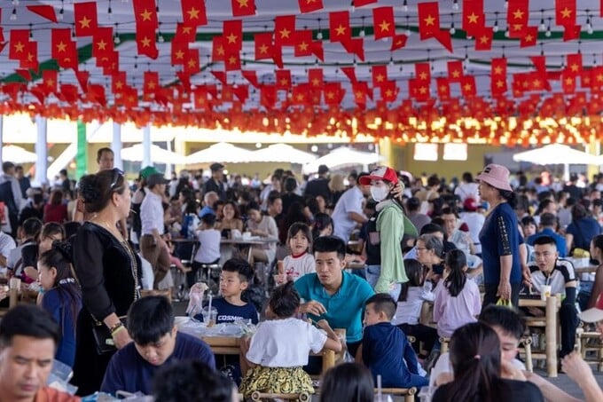 Hội chợ Mùa Thu lần thứ Nhất - 2025: Không gian sống động, trải nghiệm bất tận mỗi ngày ở VEC