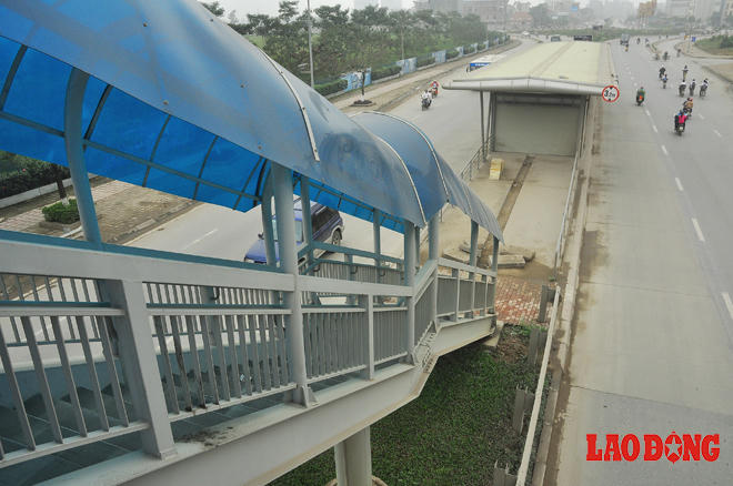 Cận cảnh sự “nham nhở” của dự án xe buýt nhanh hiện đại nhất thủ đô