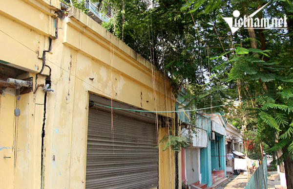 Tầng 1 chung cư nứt toác, hàng trăm hộ dân bất an