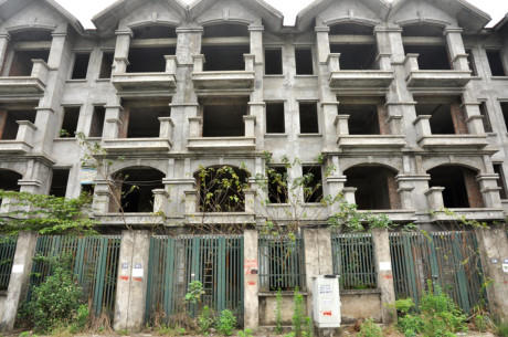 Hà Nội: Hàng trăm biệt thự giá chục tỉ bỏ hoang nhiều năm tại Mễ Trì