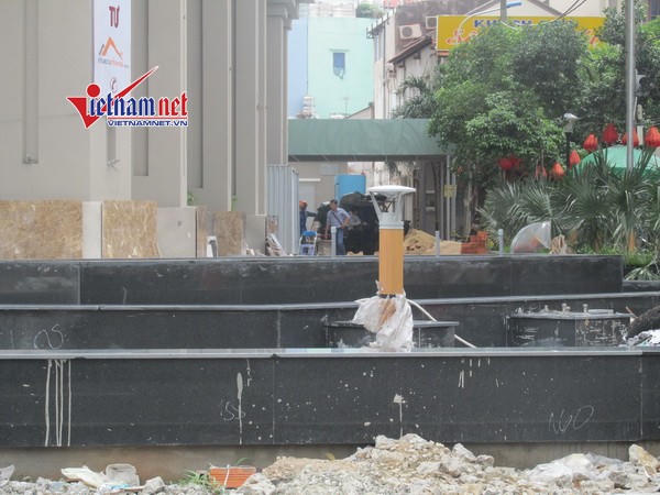 Thảm họa chung cư: Thi công ngổn ngang đã “lùa” dân vào ở