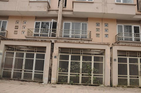 Xót xa cảnh biệt thự tiền tỉ bỏ hoang ở khu đô thị Văn Phú