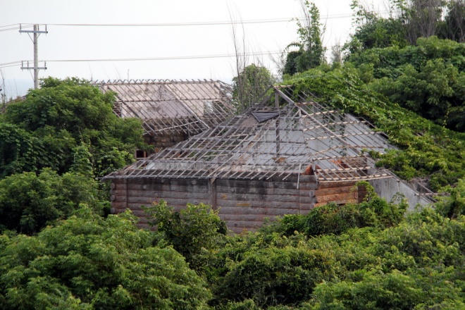 Hoang tàn ở khu biệt thự, resort cao cấp ven biển Bình Thuận