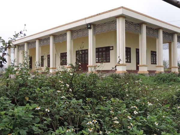 Nhà văn hóa 4 tỉ “đắp chiếu”, dân phải đi họp nhờ