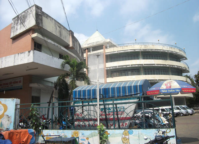 Nhiều dự án tỷ đô vẫn hoang tàn, Tập đoàn Berjaya tiếp tục vung tiền làm xổ số điện toán