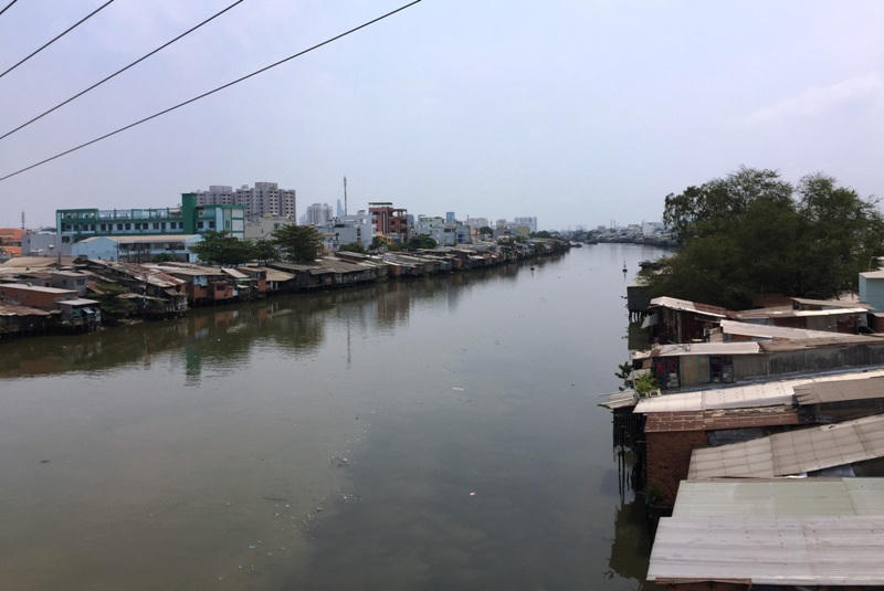 Thận trọng với môi giới “cầm đèn chạy trước ô tô”