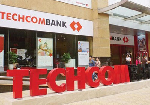Chưa được hưởng lợi từ khoản vay, khách hàng của Techcombank đã “ngập đầu” trong nợ nần