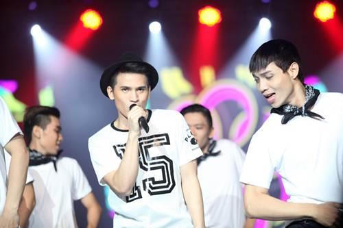Siu Black bất ngờ tái xuất trong liveshow Quốc Thiên