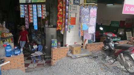 Khốn khổ vì nhà biến thành 'hầm'