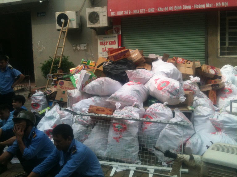 Nhà văn hóa 4 tỉ “đắp chiếu”, dân phải đi họp nhờ