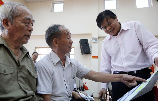 Sân bay tắc nghẽn sao còn cắt đất làm sân golf? 