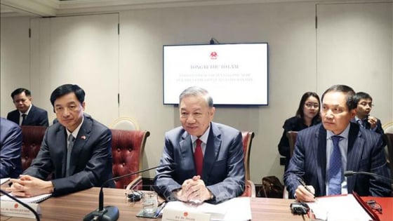 Tổng Bí thư Tô Lâm dự tọa đàm về công nghệ AI và chip bán dẫn tại Anh