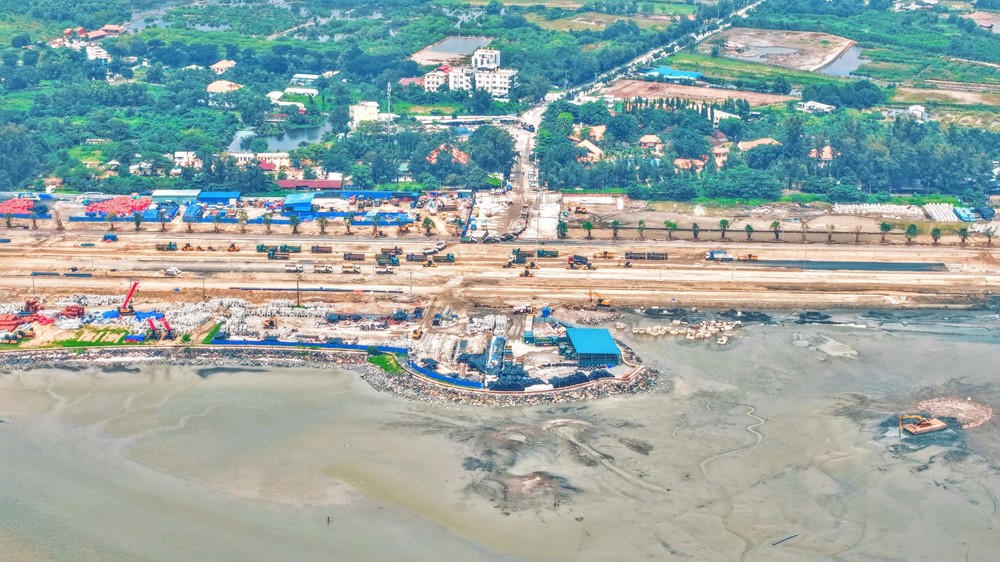 Vinhomes Cần Giờ sử dụng công nghệ san lấp lấn biển bền vững hàng đầu thế giới - ảnh 1