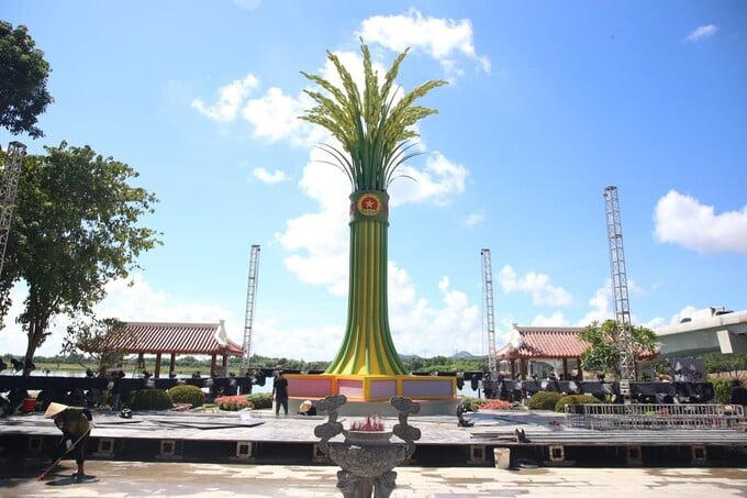 Những cuộc hội ngộ đặc biệt bên bến phà II Long Đại