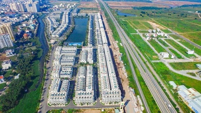 Vì sao nhà liền thổ triệu đô - “biểu tượng thịnh vượng” một thời nay nguội lạnh