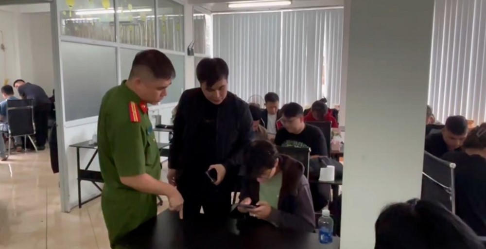 Cho vay qua app với lãi suất 2.000%/năm, nhóm đối tượng ở Lạng Sơn bị khởi tố - ảnh 2