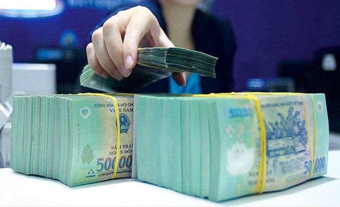 Lãi suất liên ngân hàng tăng, ngân hàng thương mại đua nhau huy động vốn