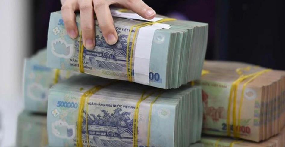 Hai ngân hàng tăng mạnh lãi suất tiết kiệm, thị trường tiền gửi cuối năm nóng trở lại