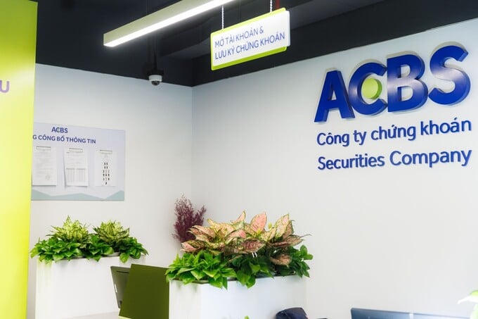 Chứng khoán ACB bị xử phạt 340 triệu đồng