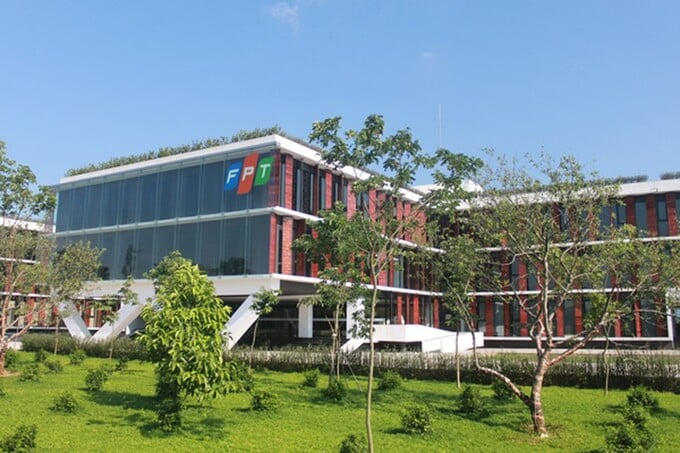 FPT tạm ứng cổ tức bằng tiền mặt với tỷ lệ 10%