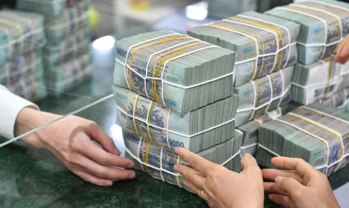 Tiền gửi tăng kỷ lục, tiến sát 16,2 triệu tỷ đồng