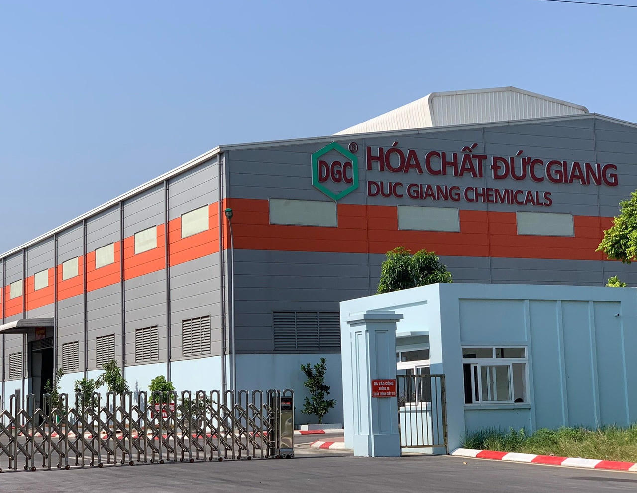 Hé lộ lượng tiền mặt hiếm có trong ngành hóa chất của Hóa chất Đức Giang