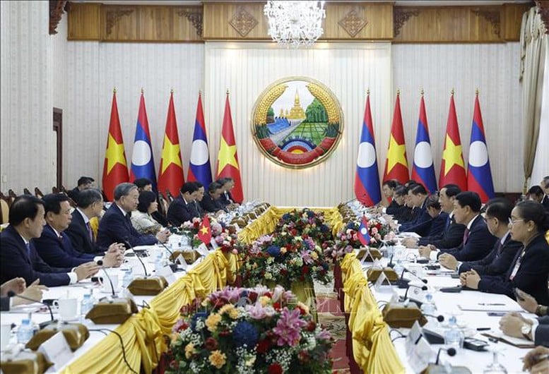 Việt Nam và Lào hướng tới mục tiêu 10 tỷ USD kim ngạch song phương