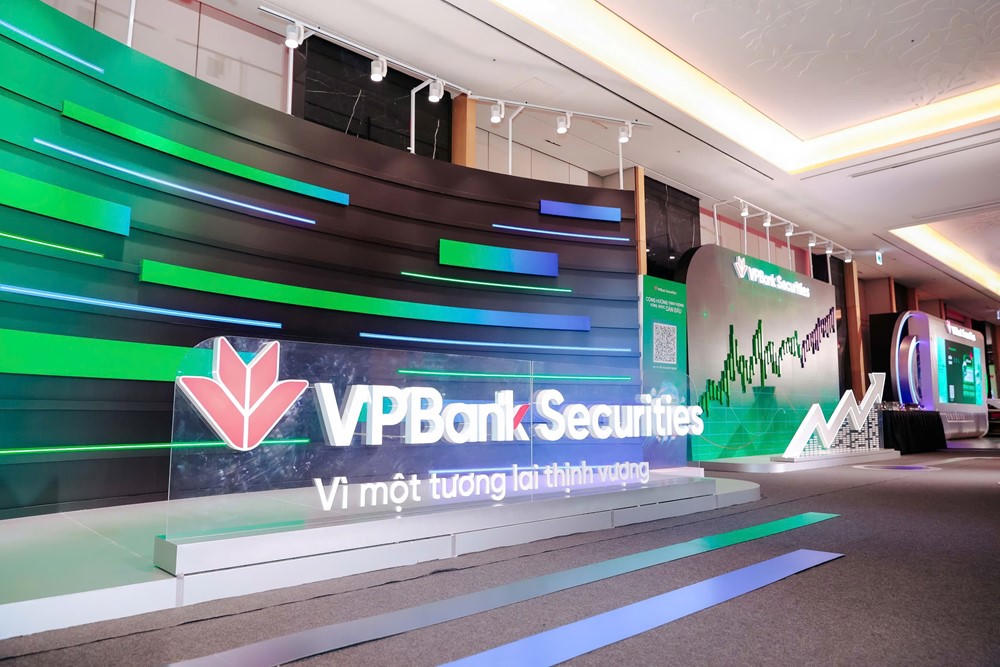 VPBankS dự kiến niêm yết với giá tham chiếu 33.900 đồng/cp - ảnh 1