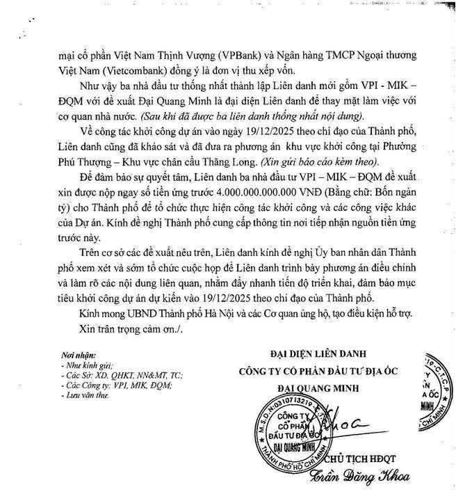 Ông Trần Đăng Khoa - với vai trò chủ tịch HĐQT Đại Quang Minh là đại diện liên danh ký văn bản đề xuất dự án trục đại lộ cảnh quan sông Hồng.