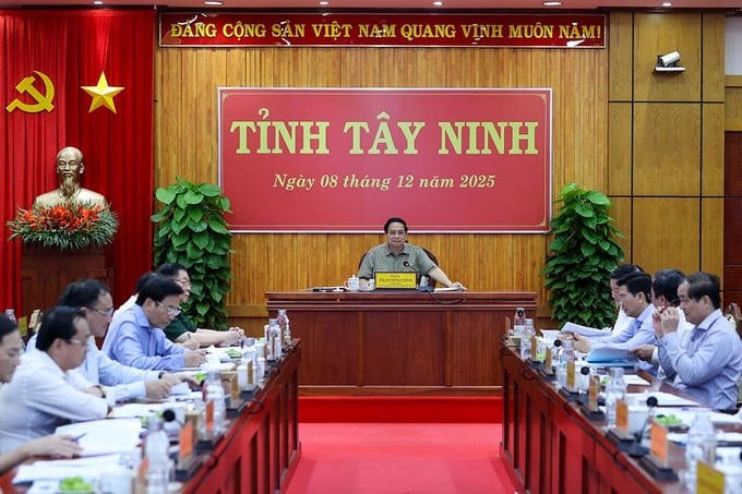 Thủ tướng Chính phủ Phạm Minh Chính làm việc với tỉnh Tây Ninh về tình hình phát triển kinh tế - xã hội, bảo đảm quốc phòng, an ninh năm 2025, phương hướng, nhiệm vụ, giải pháp thời gian tới. Ảnh: VGP