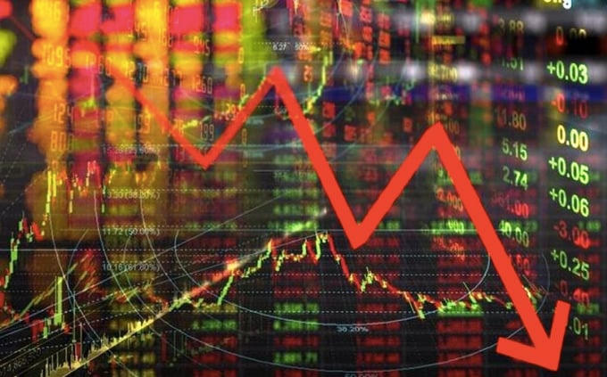 Thị trường phân hóa mạnh, VN-Index mất mốc 1.700 điểm