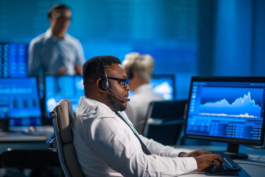 Giao dịch khối ngoại tiếp tục là điểm trừ khi họ bán ròng tổng cộng khoảng 532 tỷ đồng trên toàn thị trường phiên 11/12