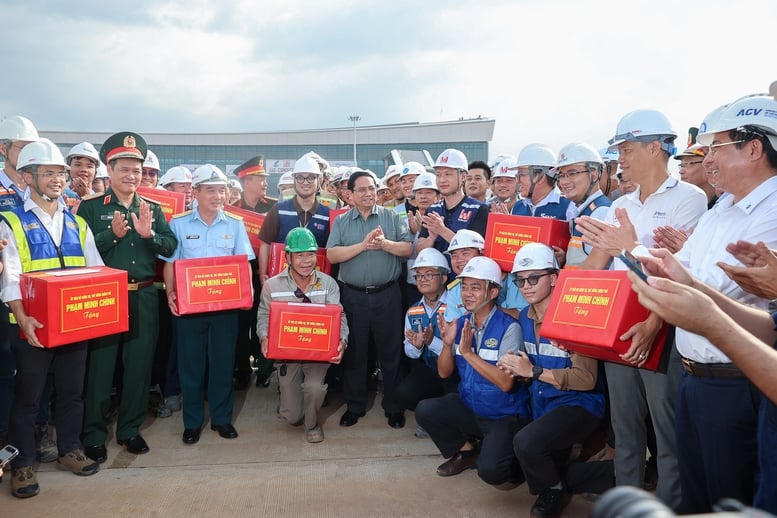 Thủ tướng: Dự án sân bay Long Thành thay đổi từng ngày, sẽ đón chuyến bay chính thức đầu tiên vào 19/12