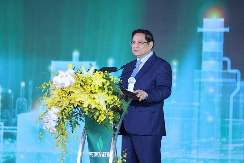 Thủ tướng dự lễ khánh thành nhà máy điện LNG đầu tiên của Việt Nam