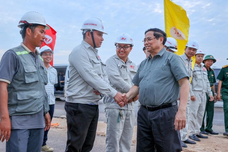 Thủ tướng: Dự án sân bay Long Thành thay đổi từng ngày, sẽ đón chuyến bay chính thức đầu tiên vào 19/12