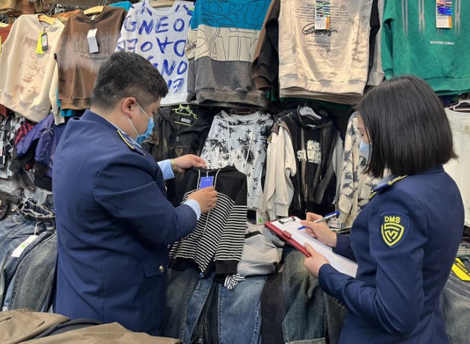 Quản lý thị trường thu hơn 370 tỷ đồng từ xử phạt vi phạm trong 2025