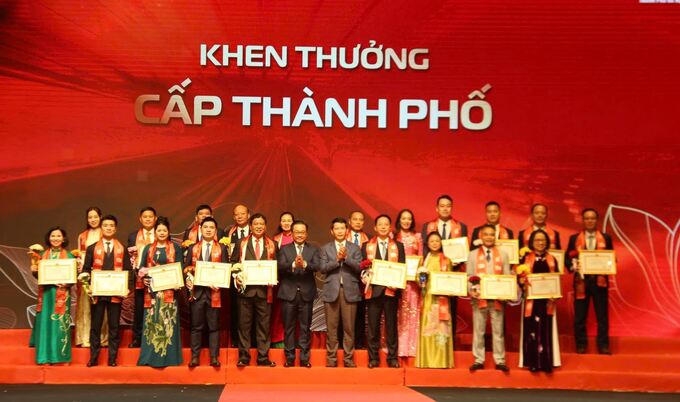 Hà Nội tôn vinh 118 doanh nhân, doanh nghiệp Thăng Long năm 2025