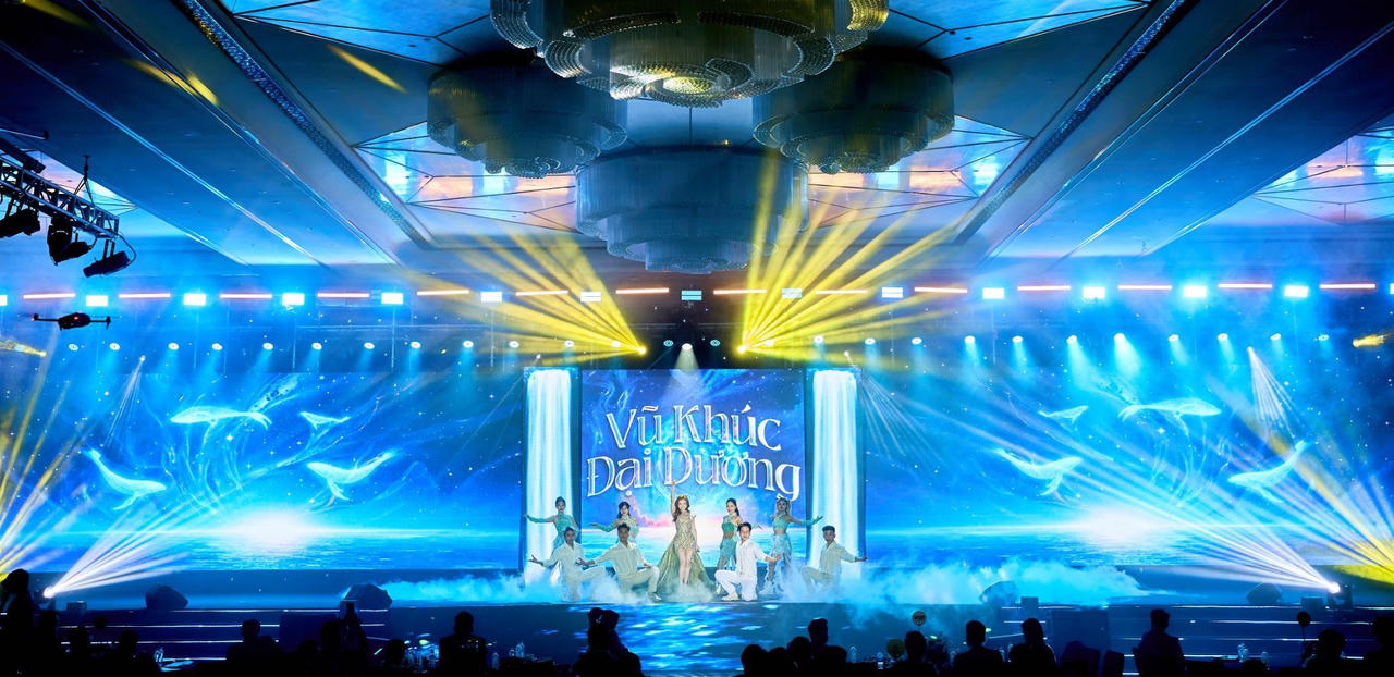 Màn trình diễn giàu cảm xúc của ca sĩ Dương Hoàng Yến mở ra cao trào cho sự kiện