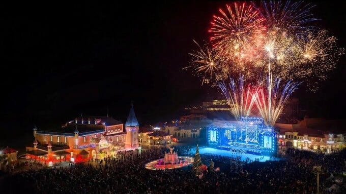 Không khí countdown 2026 rực rỡ ánh sáng, rộn ràng âm thanh và rạo rực cảm xúc tại các trung tâm lễ hội