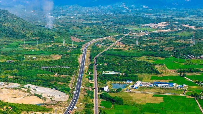 Cao tốc Vân Phong – Nha Trang thông xe toàn tuyến từ 1/1/2026 Ảnh: Minh Tú
