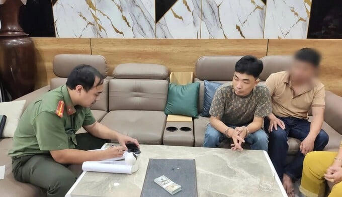 Đà Nẵng bắt 2 đối tượng tàng trữ, lưu hành ngoại tệ giả