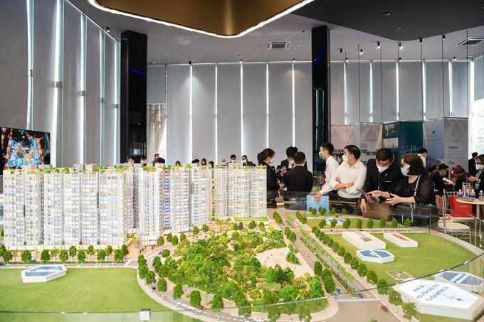 Tín dụng ưu đãi bớt “ngọt”, người trẻ mắc kẹt giữa lãi vay và giá nhà