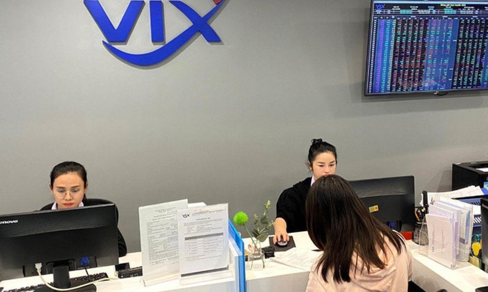 VIX tăng tím lịm 2 phiên liên tiếp sau khi báo lãi quý IV gấp 11,5 lần so cùng kỳ