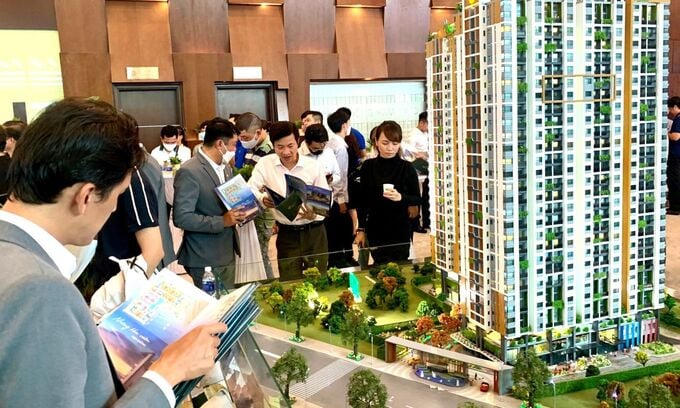 Nhà đầu tư “lướt sóng” chịu áp lực lớn khi lãi suất tăng trở lại