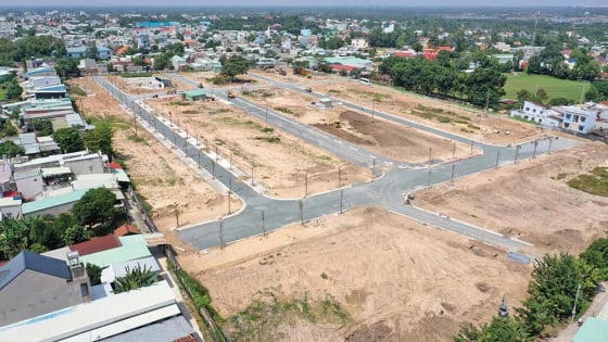 Nhà đầu tư đất nền phía Nam loay hoay tìm lối ra Nhà đầu tư đất nền phía Nam loay hoay tìm lối ra