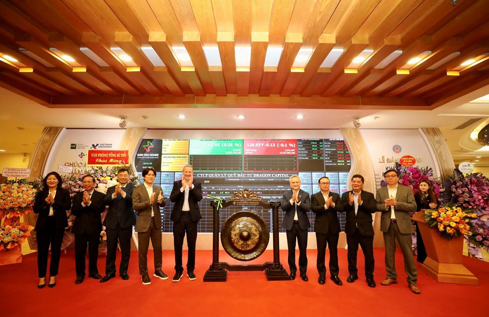 Vừa lên UPCoM, cổ phiếu Dragon Capital Việt Nam tăng trần, vốn hóa gần 3.000 tỷ đồng