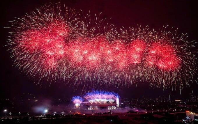 Từ Phú Quốc, Đà Nẵng, Sun Group mang cả bầu trời pháo hoa đỉnh cao ra Thủ đô