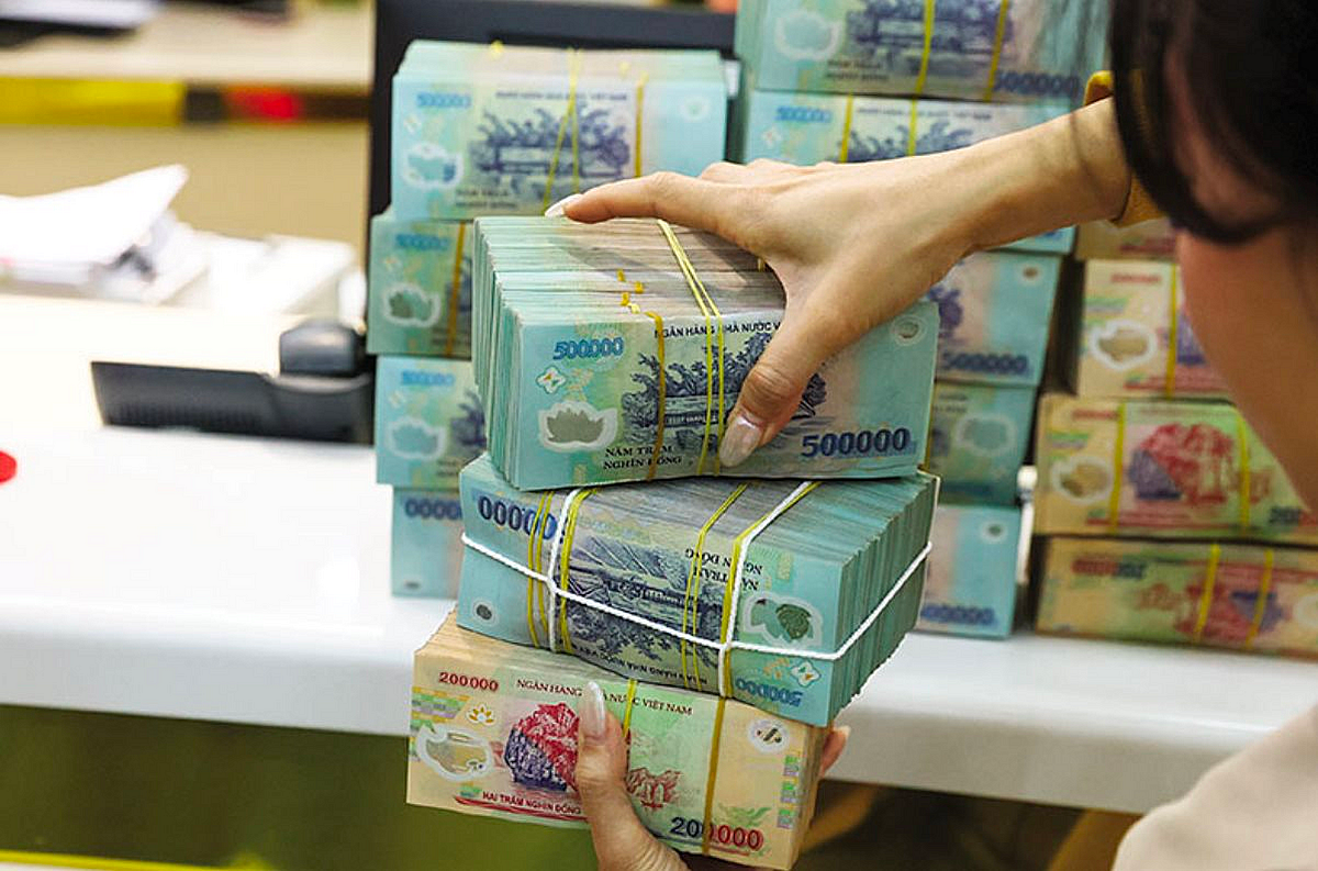 Áp lực tín dụng và tỷ giá có thể đẩy lãi suất tiền gửi tăng trong năm 2026