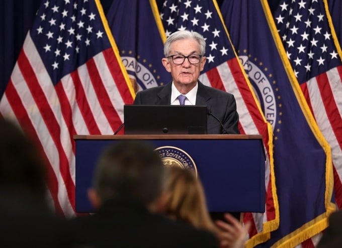 Fed giữ nguyên lãi suất bất chấp sức ép từ Tổng thống Trump