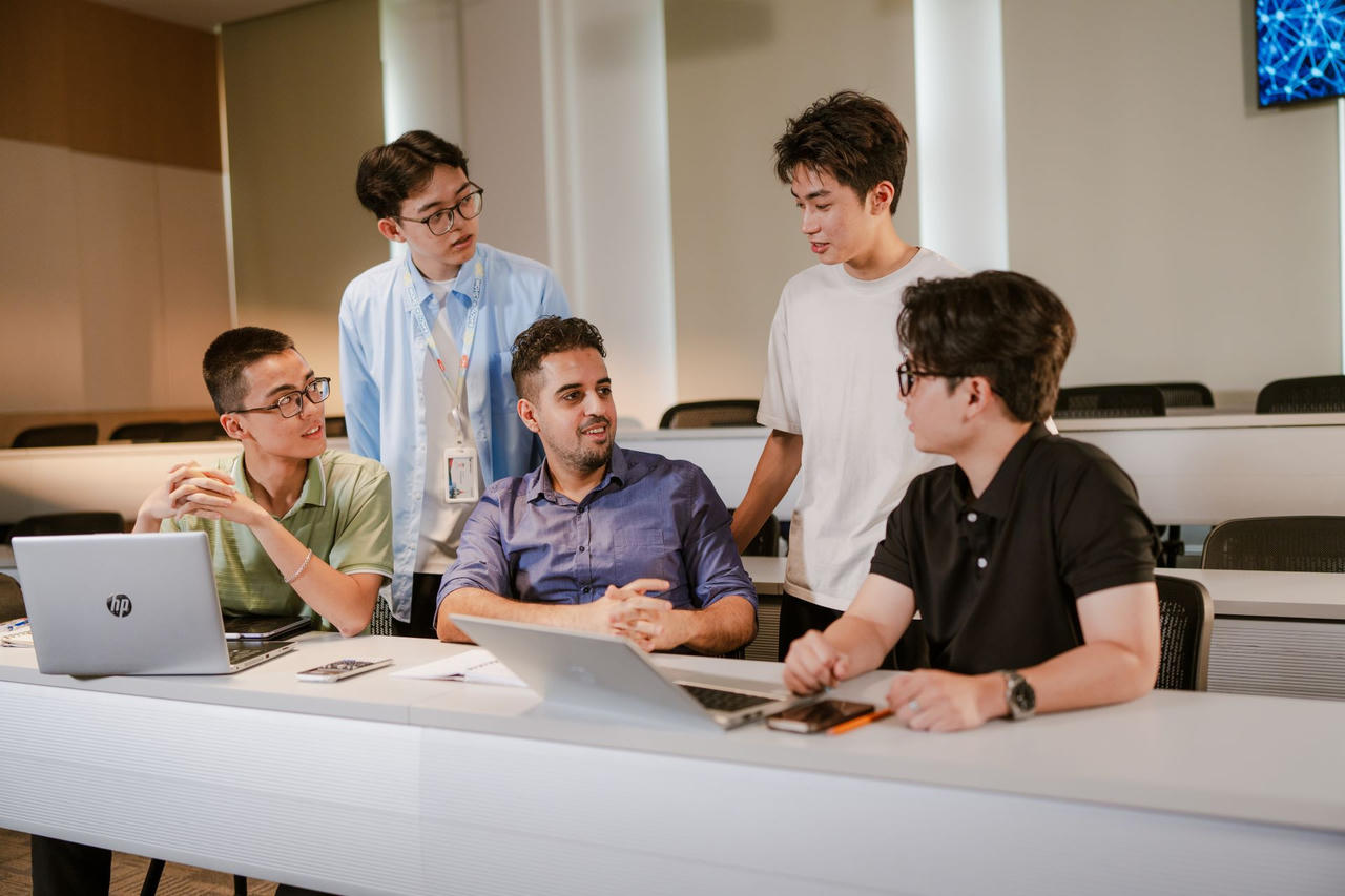 Đào tạo 2 vạn nhân tài AI là đầu tư cho năng lực cạnh tranh dài hạn của Việt Nam